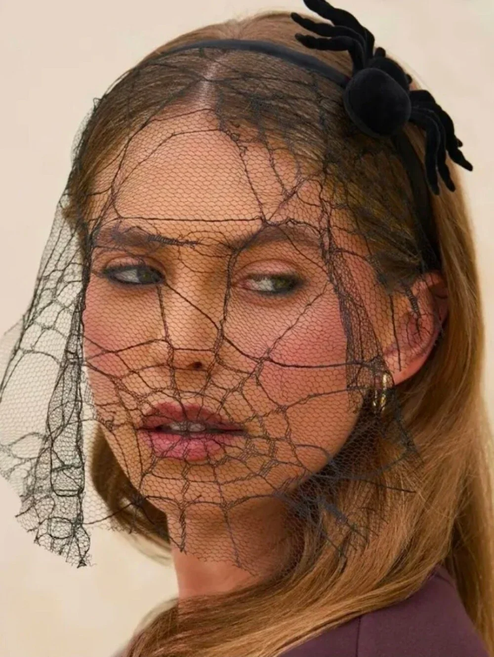 Kitsch statement spiderweb